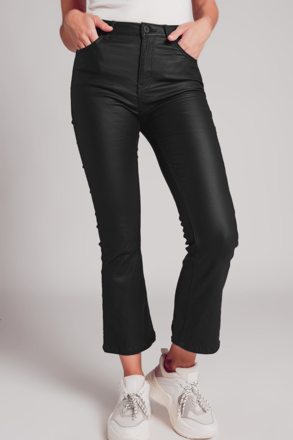 Pantalon évasé en similicuir extensible noir